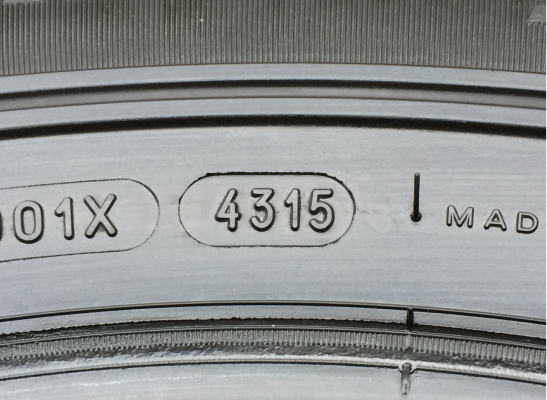 ยาง Michelin 225 70 15 ปลายปี15 ดอกเต็ม ไม่มีปะ ใช้ยาว ราคาไม่แพง