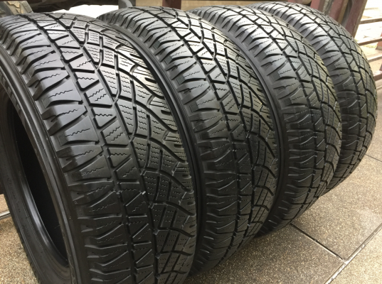 ยาง Michelin 225 70 15 ปลายปี15 ดอกเต็ม ไม่มีปะ ใช้ยาว ราคาไม่แพง