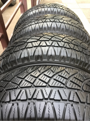 ยาง Michelin 225 70 15 ปลายปี15 ดอกเต็ม ไม่มีปะ ใช้ยาว ราคาไม่แพง