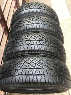 ยาง Michelin 225 70 15 ปลายปี15 ดอกเต็ม ไม่มีปะ ใช้ยาว ราคาไม่แพง