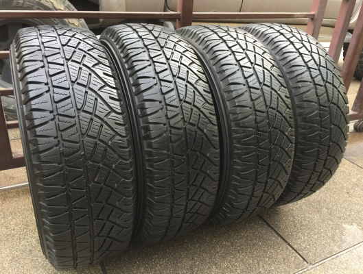 ยาง Michelin 225 70 15 ปลายปี15 ดอกเต็ม ไม่มีปะ ใช้ยาว ราคาไม่แพง