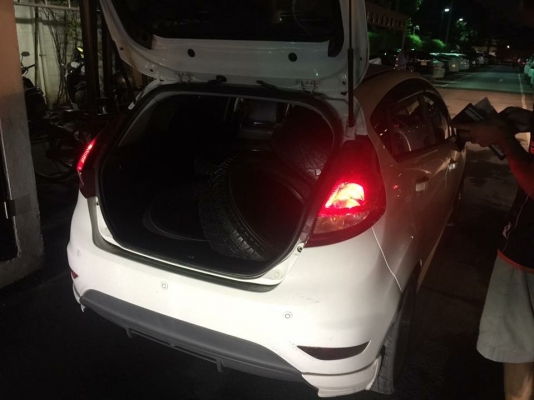 ยาง Michelin 225 70 15 ปลายปี15 ดอกเต็ม ไม่มีปะ ใช้ยาว ราคาไม่แพง