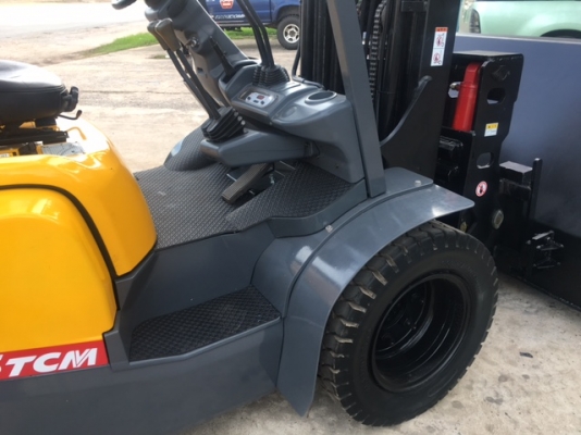 ขายรถโฟลคลิฟท์ TCMFD25C3   , เสายกสูง 5 เมตร , เครื่องยนต์ดีเซล TD27 ,งาปรับคว่ำหงาย , ปุ้งกี๋ ปากกว้าง 1.7 เมตร , รถนำเข้าแท้จากญี่ปุ่น 100\%  ( รถไม่เคยใช้งานในเมืองไทย นำเข้าจากญี่ปุ่น )