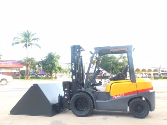 ขายรถโฟลคลิฟท์ TCMFD25C3   , เสายกสูง 5 เมตร , เครื่องยนต์ดีเซล TD27 ,งาปรับคว่ำหงาย , ปุ้งกี๋ ปากกว้าง 1.7 เมตร , รถนำเข้าแท้จากญี่ปุ่น 100\%  ( รถไม่เคยใช้งานในเมืองไทย นำเข้าจากญี่ปุ่น )