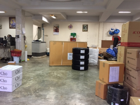 ยาง Bridgestone 215 60 16 ปลายปี16 ดอกเต็ม ไม่มีปะ ใช้ยาว ราคาไม่แพง