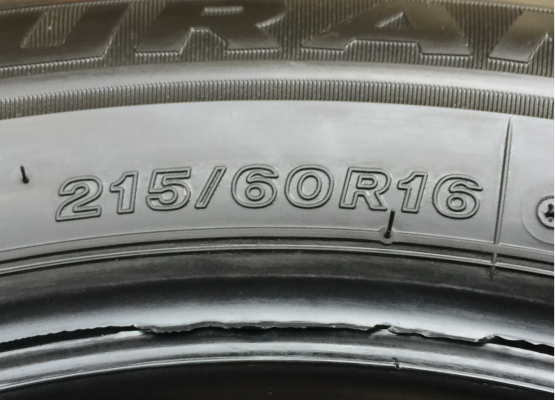 ยาง Bridgestone 215 60 16 ปลายปี16 ดอกเต็ม ไม่มีปะ ใช้ยาว ราคาไม่แพง