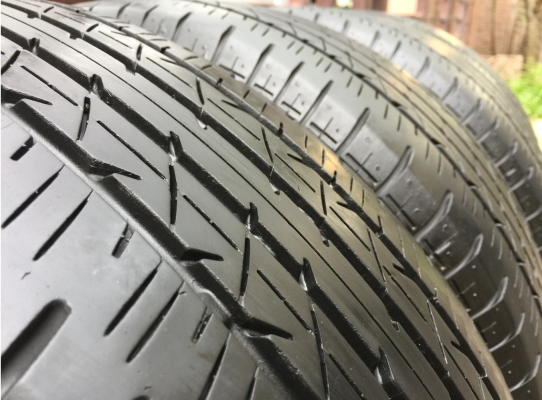 ยาง Bridgestone 215 60 16 ปลายปี16 ดอกเต็ม ไม่มีปะ ใช้ยาว ราคาไม่แพง