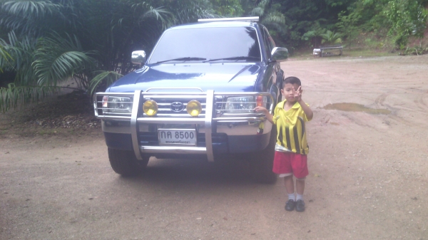 ขายกันชนเสริมพร้อมไฟตัดหมอกสายไฟพร้อมทั้งชุด4,900.-โรบาร์3ขาแข็งแรง2,800.-