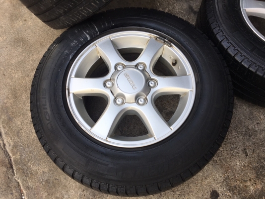 แม็ก ISUZU Platinum ขอบ 15 พร้อมยาง 215-70-15