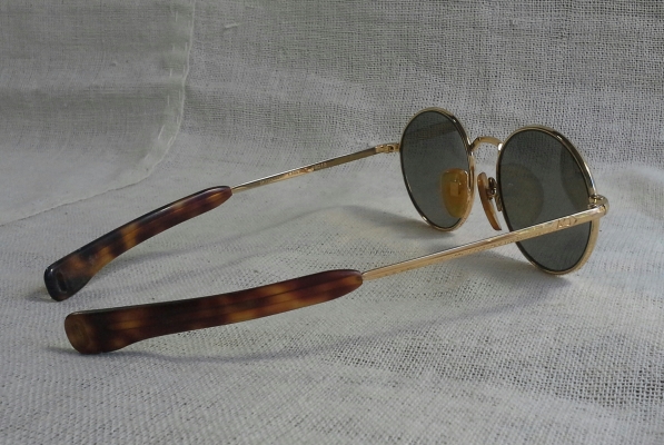 แว่นตาอเมริกันเสืออากาศ ยุค '80s ตัวหายาก! 'เอโอ พญาอินทรีผู้ครองฟ้า หมายเลข 1' Vintage AO handmade in USA ตัวแท้! จริงใจ - ไม่จิงโจ้! แว่นตาอเมริกันเสืออากาศ ยุค '80s ตัวหายาก! 'เอโอ พญาอินทรีผู้ครองฟ้า หมายเลข 1' Vintage AO handmade in USA ตัวแท้! จริงใจ - ไม่จิงโจ้!