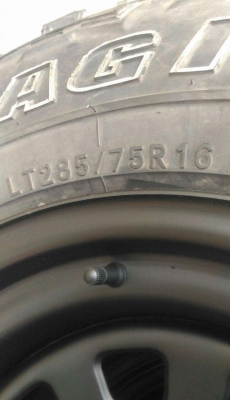 ขายล้อพร้อมยาง 285/75/16