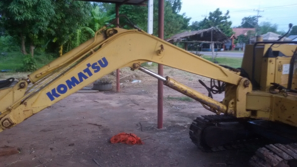 komatsu pc 35 พร้อมใช้งาน เครื่องดี ปั้มแรง ไม่ตก komatsu pc 35 พร้อมใช้งาน เครื่องดี ปั้มแรง ไม่ตก