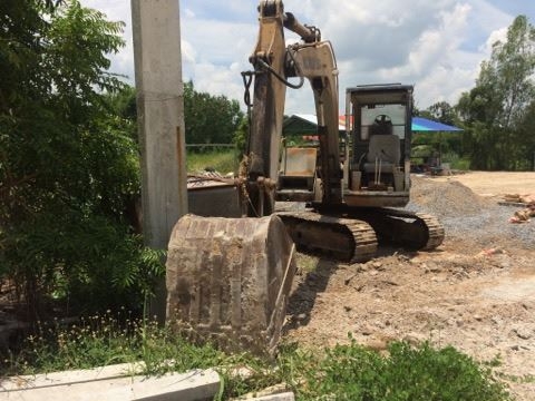 ขายด่วน รถแบคโฮ KOMATSU  PC60-5  พร้อมใช้งาน