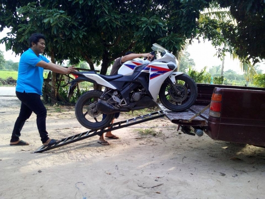 สะพานขึ้นรถ สะพานขึ้นรถ