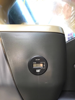 ขายรถแบคโฮ CAT 320 D  เลขไมล 5000 ช.ม รถสวย เจ้าของขายเอง สนใจติดต่อ 081-9652321