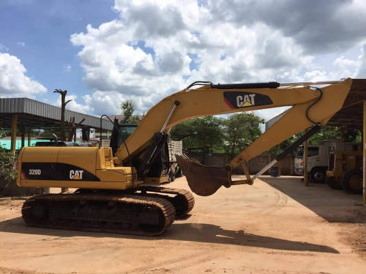 ขายรถแบคโฮ CAT 320 D  เลขไมล 5000 ช.ม รถสวย เจ้าของขายเอง สนใจติดต่อ 081-9652321