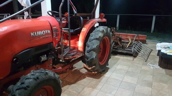 ขาย kubota l4708 +ใบดันหน้า ขาย kubota l4708 +ใบดันหน้า