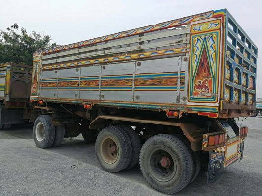 สิบล้อ 2เพลา เครื่อง 240 สิบล้อ 2เพลา เครื่อง 240