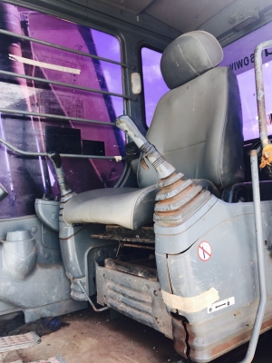 ฮิตาชิ ZX 200-1 ราคา 980,000 บาท ไฟฟ้าครบ เอกสารอินวอยซ์ รถภาคกลาง