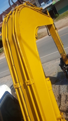KOMATSU PC60-6 รถสวย เครื่องดี ปั้มไม่โหลด ทำงานดี สภาพพร้อมใช้งาน มีหัวคีบและบุ้งกี๋ ราคาต่อรองได้ 