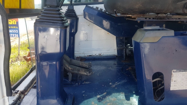 KOMATSU PC60-6 รถสวย เครื่องดี ปั้มไม่โหลด ทำงานดี สภาพพร้อมใช้งาน มีหัวคีบและบุ้งกี๋ ราคาต่อรองได้ 