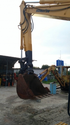 โคมัตสุ KOMATSU 120-5 เก่าญี่ปุ่น ราคา 750,000 บาท โคมัตสุ KOMATSU 120-5 เก่าญี่ปุ่น ราคา 750,000 บาท