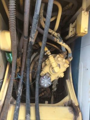 ขายด่วน KOMATSU PC60-6 สภาพสวย เครื่องปั้มดีเยี่ยม รถพร้อมทำงาน โซ่ช่วงล่างสวย รถพร้อมลุยงานครับ สนใจสอบถาม093-0764943 088-3223272  k ตั้ม