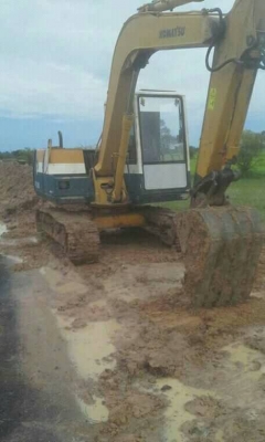 ขายด่วน KOMATSU PC60-6 สภาพสวย เครื่องปั้มดีเยี่ยม รถพร้อมทำงาน โซ่ช่วงล่างสวย รถพร้อมลุยงานครับ สนใจสอบถาม093-0764943 088-3223272  k ตั้ม