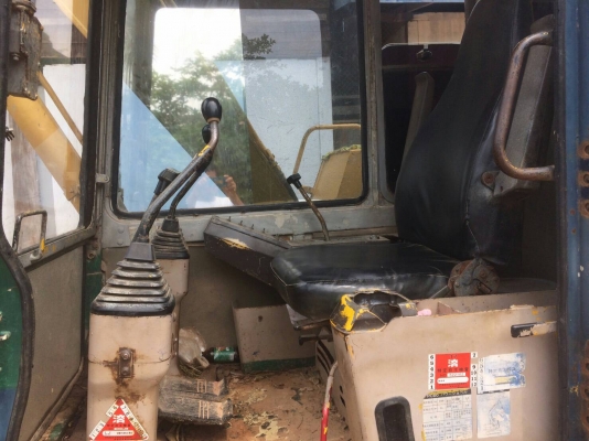 ขายด่วน KOMATSU PC60-6 สภาพสวย เครื่องปั้มดีเยี่ยม รถพร้อมทำงาน โซ่ช่วงล่างสวย รถพร้อมลุยงานครับ สนใจสอบถาม093-0764943 088-3223272  k ตั้ม