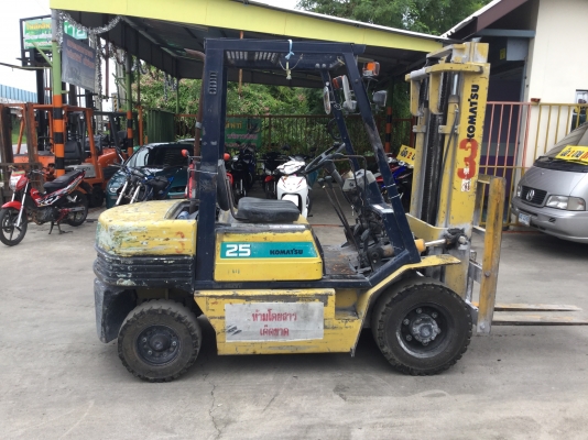 ขาย โฟรคลิฟท์ โคมะสุ 2.5 ตันดีเซล เสา 3 เมตร