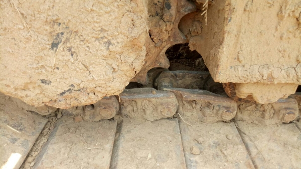 ขายด่วน KOMATSU PC200-7 สภาพพร้อมใช้งาน 10600 กว่าชั่วโมง  เครื่องปั้มดีเยี่ยม โซ่ช่วงล่างพร้อมใช้งาน เอวแน่น แอร์เย็น ไฟฟ้าสมบูรณ์ เอกสารใบอินวอยซ์ สนใจโทรสอบถาม 093-0764943  088-3223272