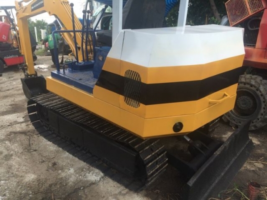 komatsu pc20 สภาพดีเก่าญี่ปุ่นใช้น้อยมีใบอินวอย komatsu pc20 สภาพดีเก่าญี่ปุ่นใช้น้อยมีใบอินวอย