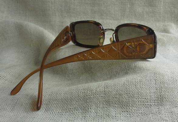 แว่นตาวินเทจแบรนด์สุดหรู  โมเดล 'สี่เหลี่ยมผืนผ้า' ที่งดงามอันดับหนึ่งของแผ่นดิน'  Vintage CHRISTIAN DIOR handmade in Austria