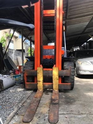 ขายโฟล์คลิฟท์ โตโยต้ารุ่น 5 FD 45 เสา 4 เมตร ขายโฟล์คลิฟท์ โตโยต้ารุ่น 5 FD 45 เสา 4 เมตร