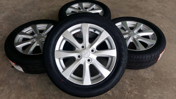 ขายล้อแม็ก mirage15" พร้อมยางใหม่ปี17 สนใจติดต่อร้าน ก.เจริญการยางครับ 081-3747940