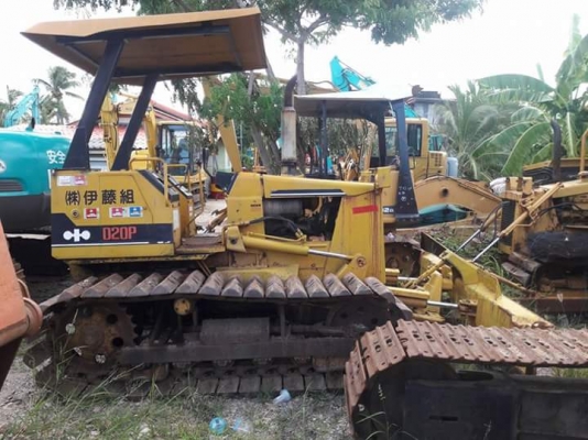 ขายKOMATSU D20P-6  เก่าญี่ปุ่นแท้  สภาพสวย  เดิมๆๆ  พร้อมใช้  ลองระบบกันได้ทุกวัน  โทร  089-3818694  ดวงนภา