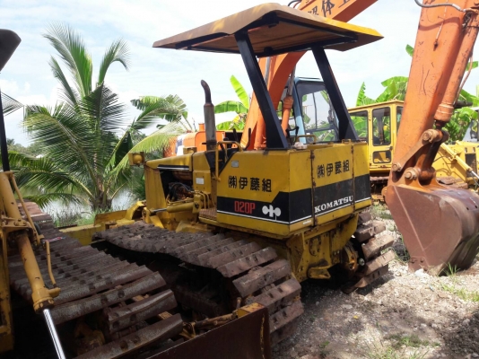 ขายKOMATSU D20P-6  เก่าญี่ปุ่นแท้  สภาพสวย  เดิมๆๆ  พร้อมใช้  ลองระบบกันได้ทุกวัน  โทร  089-3818694  ดวงนภา