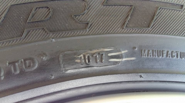 ขายล้อแม็กป้ายแดง hyundai h1 16" สนใจติดต่อร้าน ก.เจริญการยางครับ 081-3747940 ขายล้อแม็กป้ายแดง hyundai h1 16" สนใจติดต่อร้าน ก.เจริญการยางครับ 081-3747940