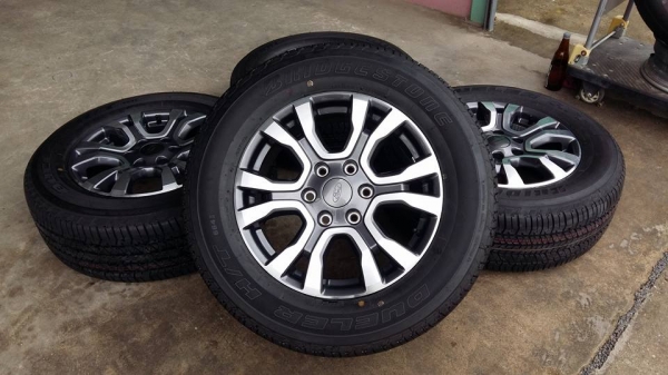 ขายล้อแม็กป้ายแดง ranger 18" พร้อมยางปี17 สนใจติดต่อร้าน ก.เจริญการยางครับ 081-3747940