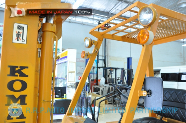 รถโฟล์คลิฟท์พร้อมขาย KOMATSU รุ่น FD25-7-13909 นำเข้าจากประเทศญี่ปุ่น 100\% ไม่เคยใช้งานในไทย
