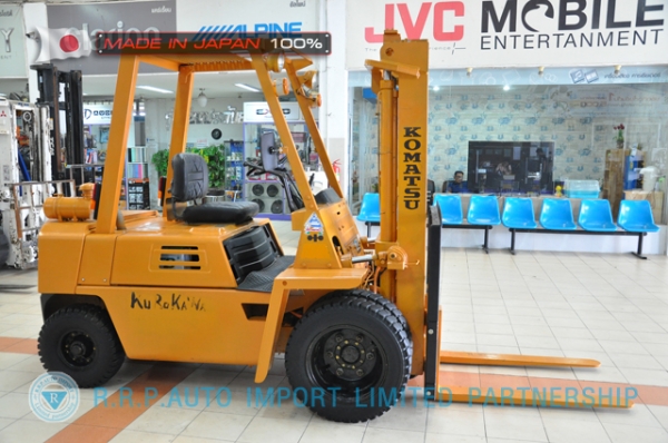 รถโฟล์คลิฟท์พร้อมขาย KOMATSU รุ่น FD25-7-13909 นำเข้าจากประเทศญี่ปุ่น 100\% ไม่เคยใช้งานในไทย