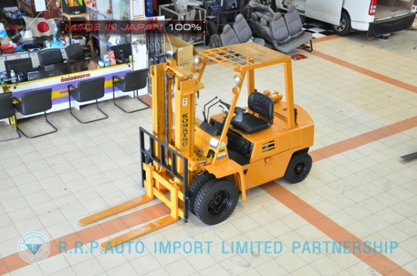 รถโฟล์คลิฟท์พร้อมขาย KOMATSU รุ่น FD25-7-13909 นำเข้าจากประเทศญี่ปุ่น 100\% ไม่เคยใช้งานในไทย