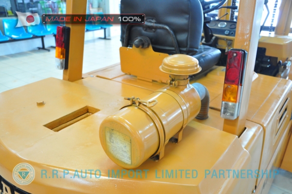 รถโฟล์คลิฟท์พร้อมขาย KOMATSU รุ่น FD25-7-13909 นำเข้าจากประเทศญี่ปุ่น 100\% ไม่เคยใช้งานในไทย