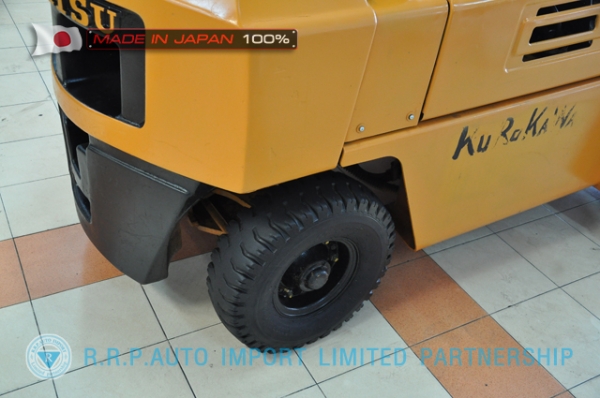 รถโฟล์คลิฟท์พร้อมขาย KOMATSU รุ่น FD25-7-13909 นำเข้าจากประเทศญี่ปุ่น 100\% ไม่เคยใช้งานในไทย