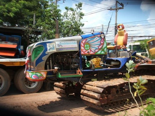 ขายรถตีดิน ตัวเดิน 10 HT ปั้มไดกินส์เบอร์ 22 เครื่องยนต์ 195 แรงม้า สภาพดีพร้อมใช้งาน