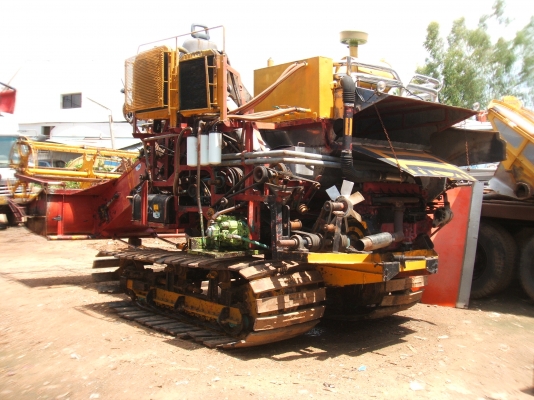 ขายรถเกี่ยวข้าว รองกระสอบ เครื่องยนต์ 195 แรงม้า ปั้มไดกินส์เบอร์ 21 ตัวเดินแทรกเตอร์