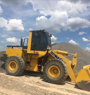 รถตักล้อยาง KOMATSU WA300-1 สภาพนางฟ้า เอกสารเล่มทะเบียน พร้อมขาย รถตักล้อยาง KOMATSU WA300-1 สภาพนางฟ้า เอกสารเล่มทะเบียน พร้อมขาย