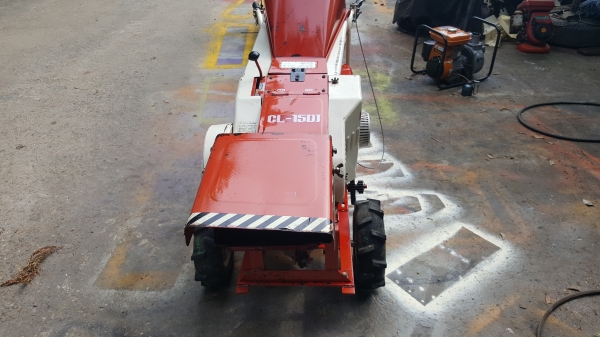 เครื่องสับกิ่งไม้ เดินหน้าถอยหลังได้ พร้อมใช้งาน