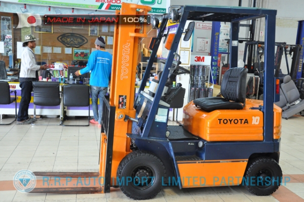 ขายรถโฟล์คลิฟท์มือสอง TOYOTA รุ่น 5FG10-14267 นำเข้าจากประเทศญี่ปุ่น 100\% ไม่เคยใช้งานในไทย