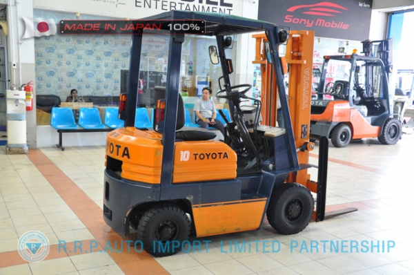 ขายรถโฟล์คลิฟท์มือสอง TOYOTA รุ่น 5FG10-14267 นำเข้าจากประเทศญี่ปุ่น 100\% ไม่เคยใช้งานในไทย